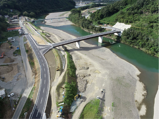 肱下激(父)(受託)第6号の2 （一）肱川水系 肱川 肱川激甚災害対策特別緊急工事（受注者希望型ICTモデル）